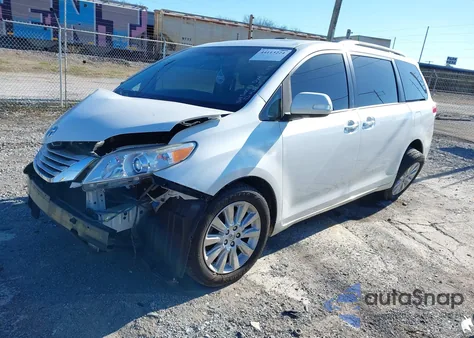 2014 Toyota Sienna Limited V6 7 Passenger z USA, uszkodzony, nr VIN 5TDYK3DC6ES466278